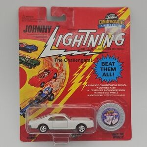 NWT Johnny Lightning Collectible Car
